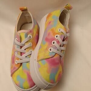Fabkids Girls Size 10 Bright Marble Canvas Lace Up Sneakers.Fashionable, Comfy